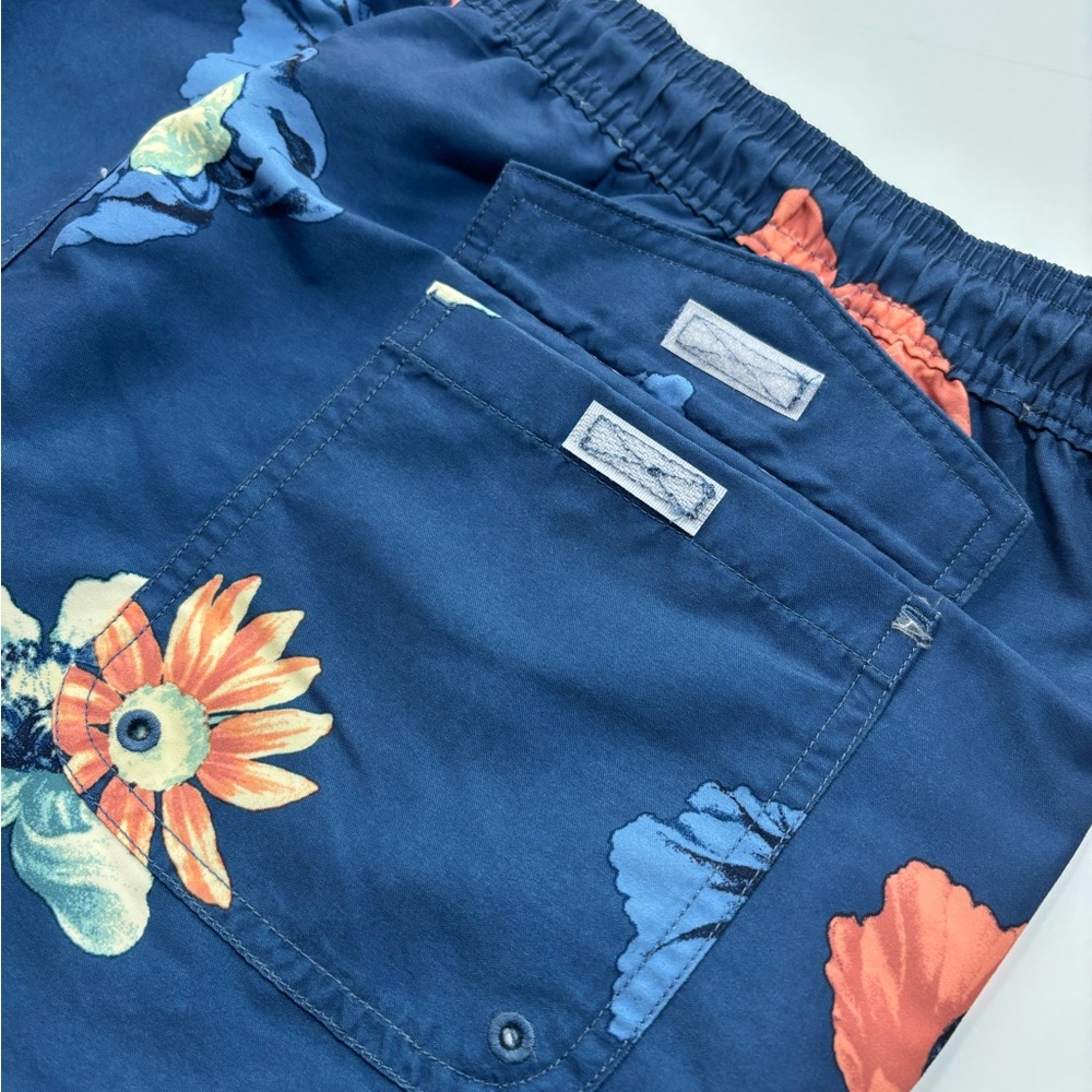 American Eagle 4.5” Blue Floral Swim Trunks Shorts Size L - Picture 9 of 12